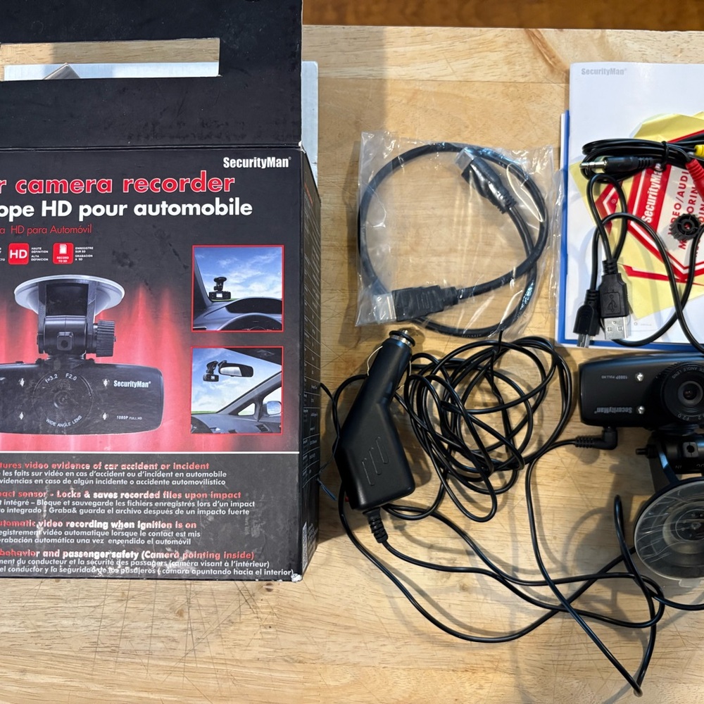 Car Camera Recorder with Full HD, Impact Recording, 130 degree FOV, Battery